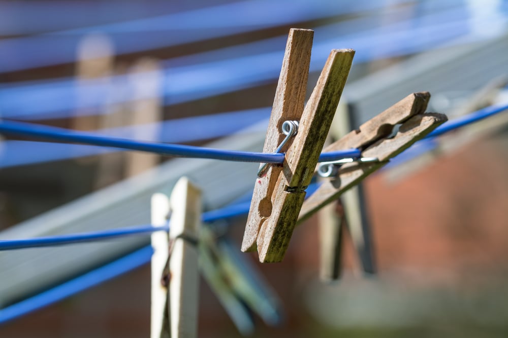 How to Tighten a Rotary Washing Line