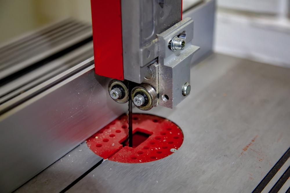 how to replace a scroll saw blade